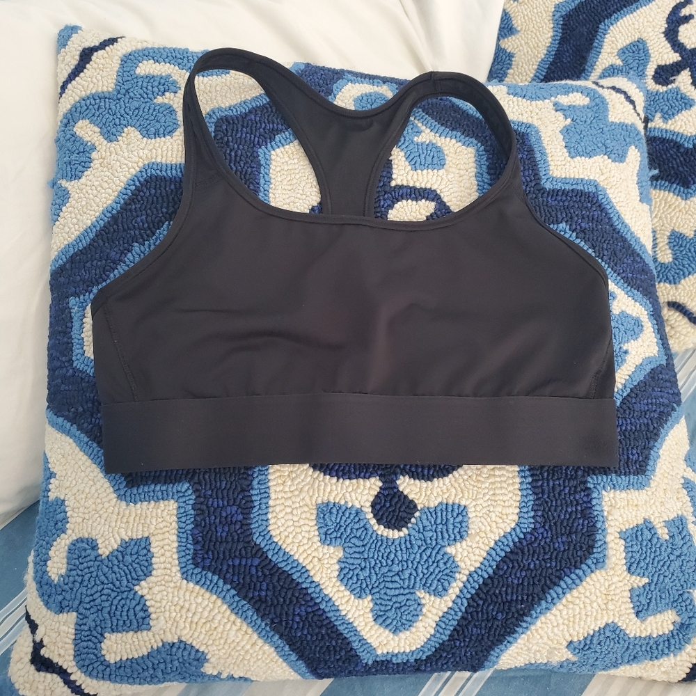 4 VS Sports bras